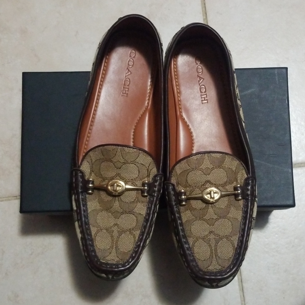 Coach woman loafer/ slip o
